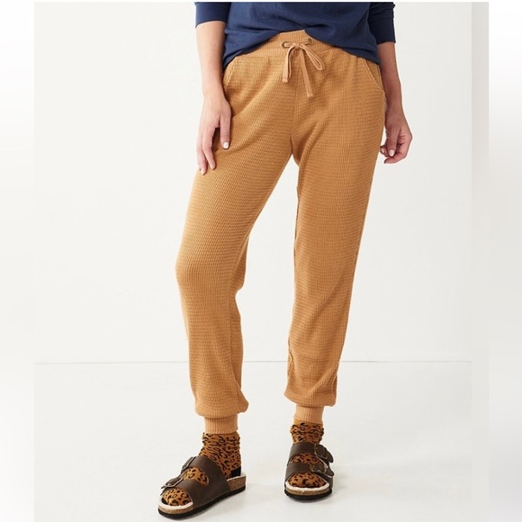 LULULEMON ATHLETICA Tan Warm Down textured Jogger size 8 - Picture 1 of 13